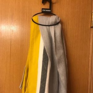 Steve Madden scarf